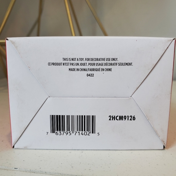 NIB Friends Central Perk Cafe Couch Hallmark Tree Ornament - Picture 3 of 6